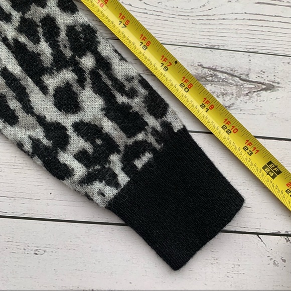 BANANA REPUBLIC black grey leopard print alpaca blend sweater size M - Picture 8 of 9
